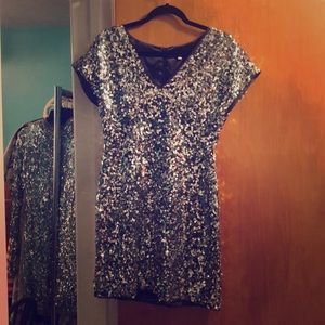Gianni Bini Sequined Cap Sleeved Cocktail Dress